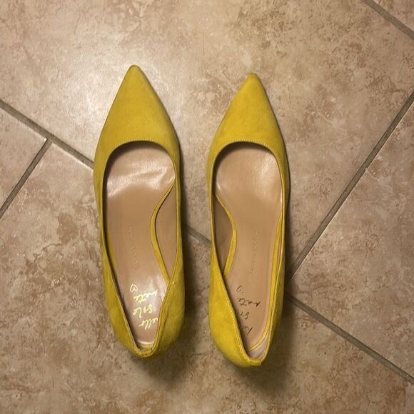 Banana Republic Shoes - Yellow suede shoes